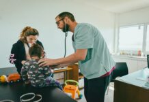 Salud en tu Barrio llega a San Eduardo del Mar con controles médicos y castraciones gratuitas