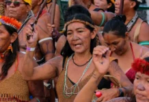 Indígenas reclamaron mayor participación y bloquearon el acceso en la apertura de la COP30 en Belém